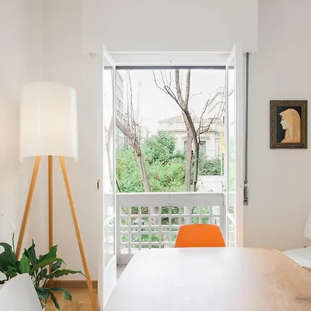 Elegant 2 Bedroom 2 Bathroom In Vibrant Centre! Vl5 Apartment *
