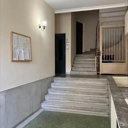 Elegant 2 Bedroom 2 Bathroom In Vibrant Centre! Vl5 Apartment *