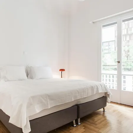 Elegant 2 Bedroom 2 Bathroom In Vibrant Centre! Vl5 Appartement